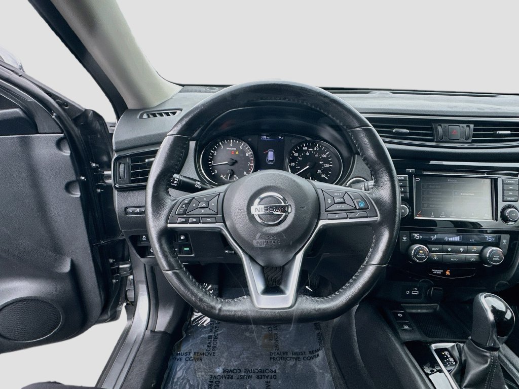 Used 2019 Nissan Rogue SV w/ Premium Package FWD image 11