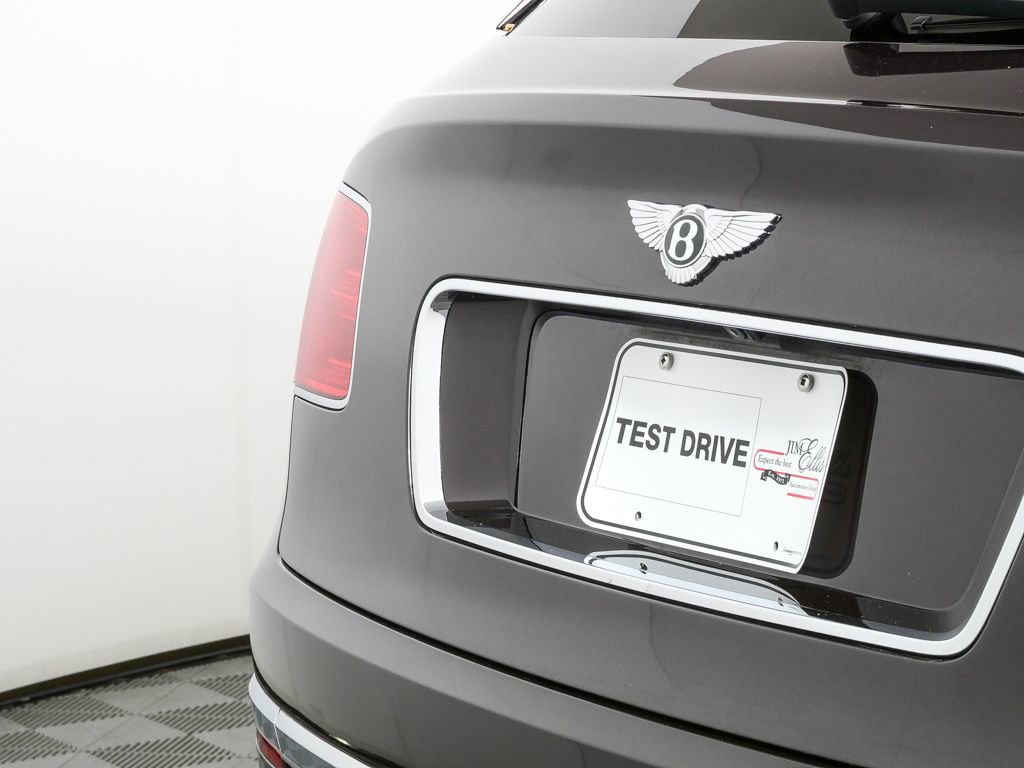 Used 2017 Bentley Bentayga image 37