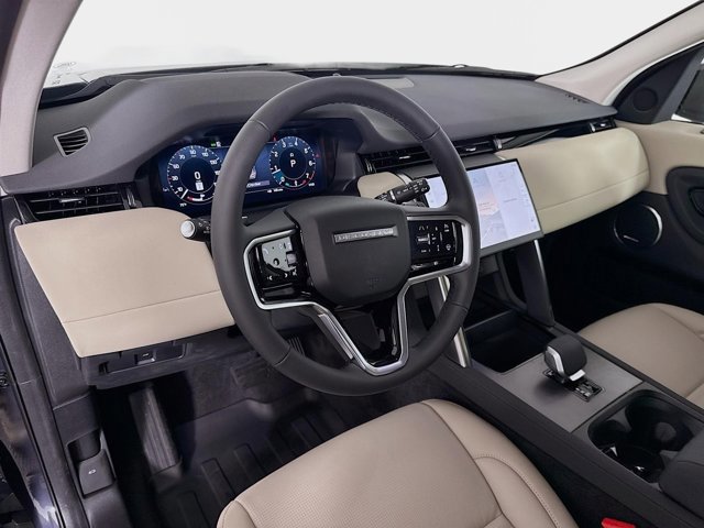 Used 2025 Land Rover Discovery Sport S image 9