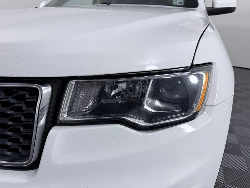 Used 2018 Jeep Grand Cherokee Laredo image 27