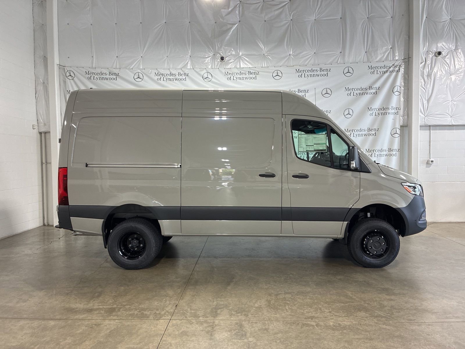 New 2025 Mercedes-Benz Sprinter 3500 image 3