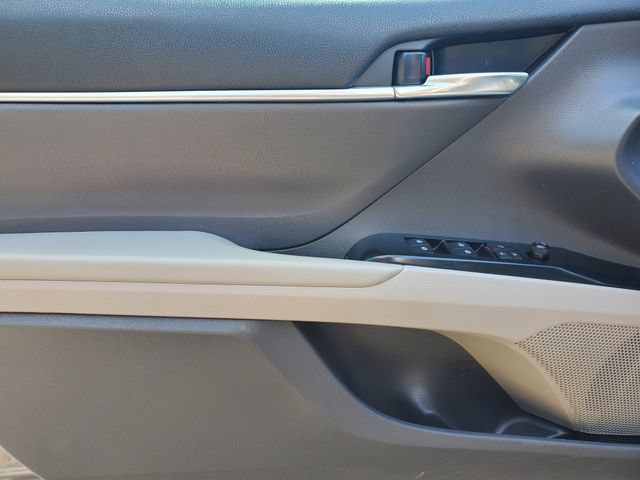 Used 2020 Toyota Camry LE FWD image 12