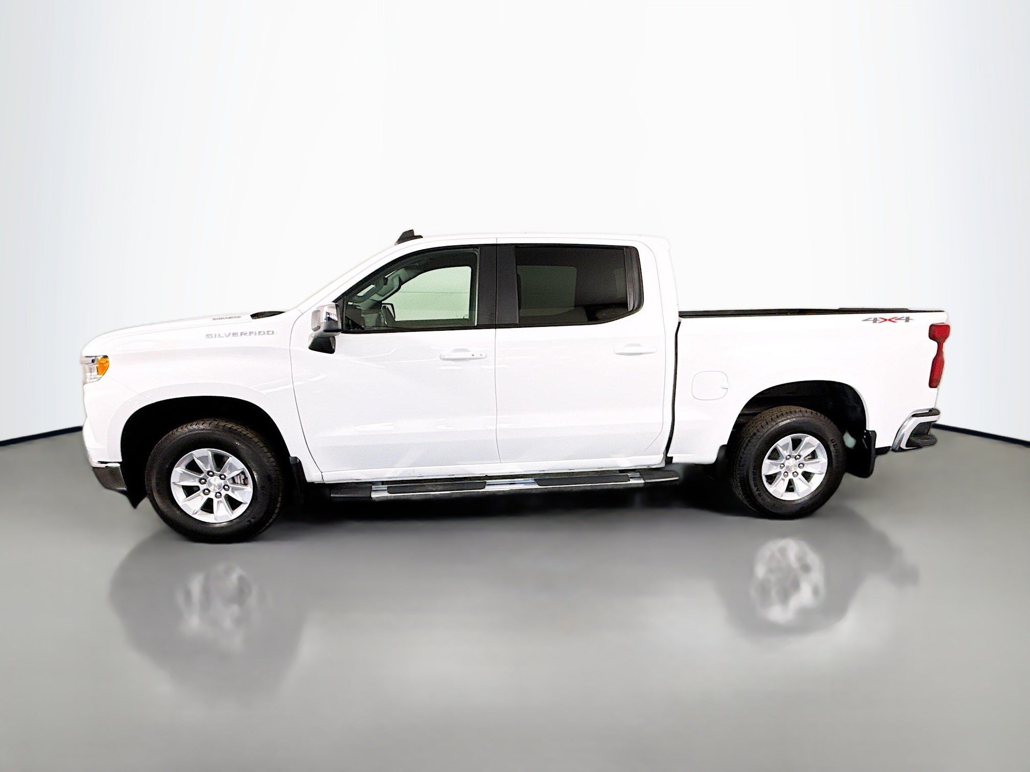 Used 2023 Chevrolet Silverado 1500 LT AWD/4WD image 6