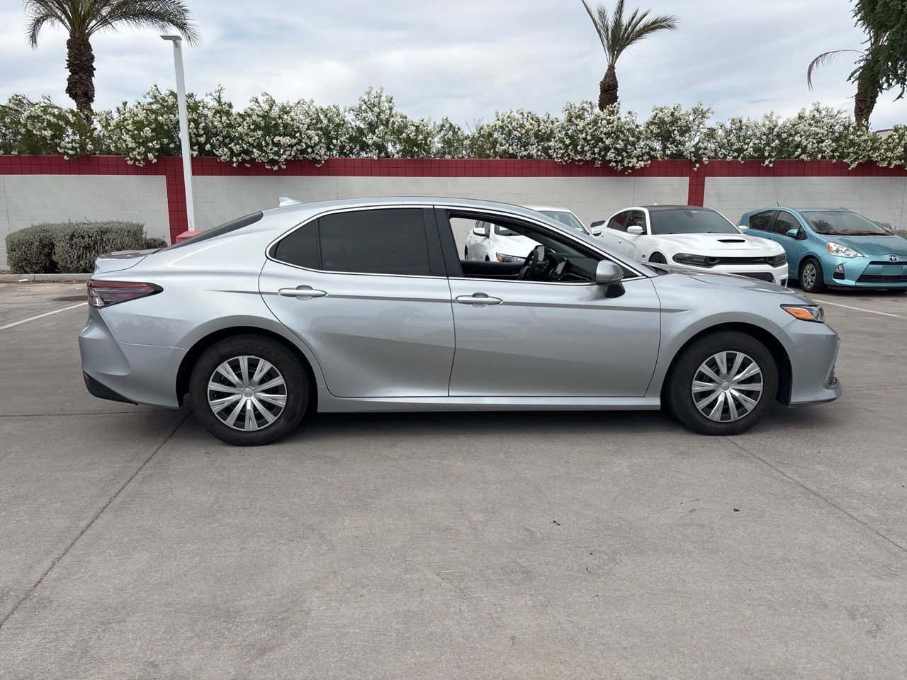 Used 2023 Toyota Camry LE image 3