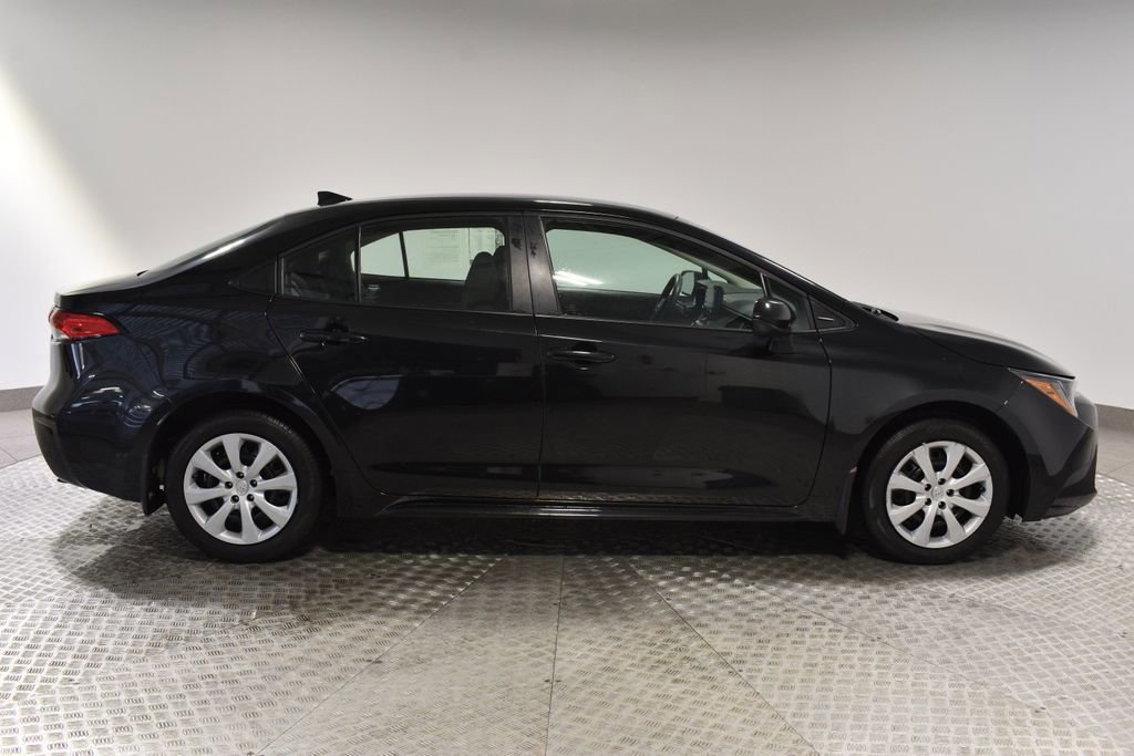 Used 2022 Toyota Corolla LE image 6