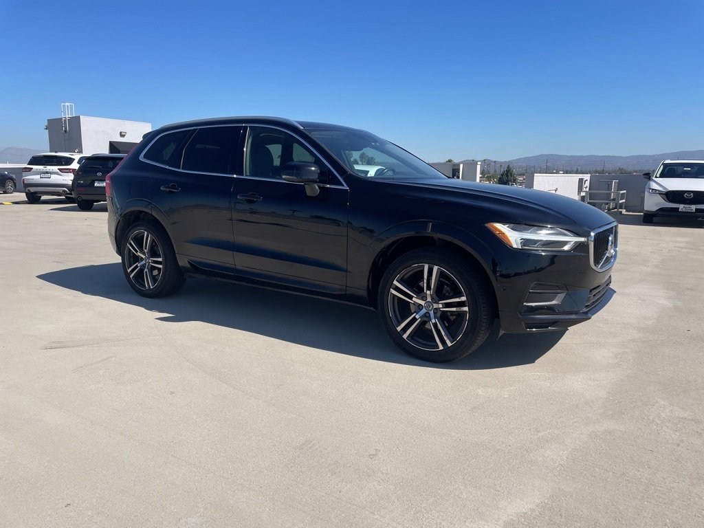 Used 2019 Volvo XC60 T5 Momentum w/ Multimedia Package