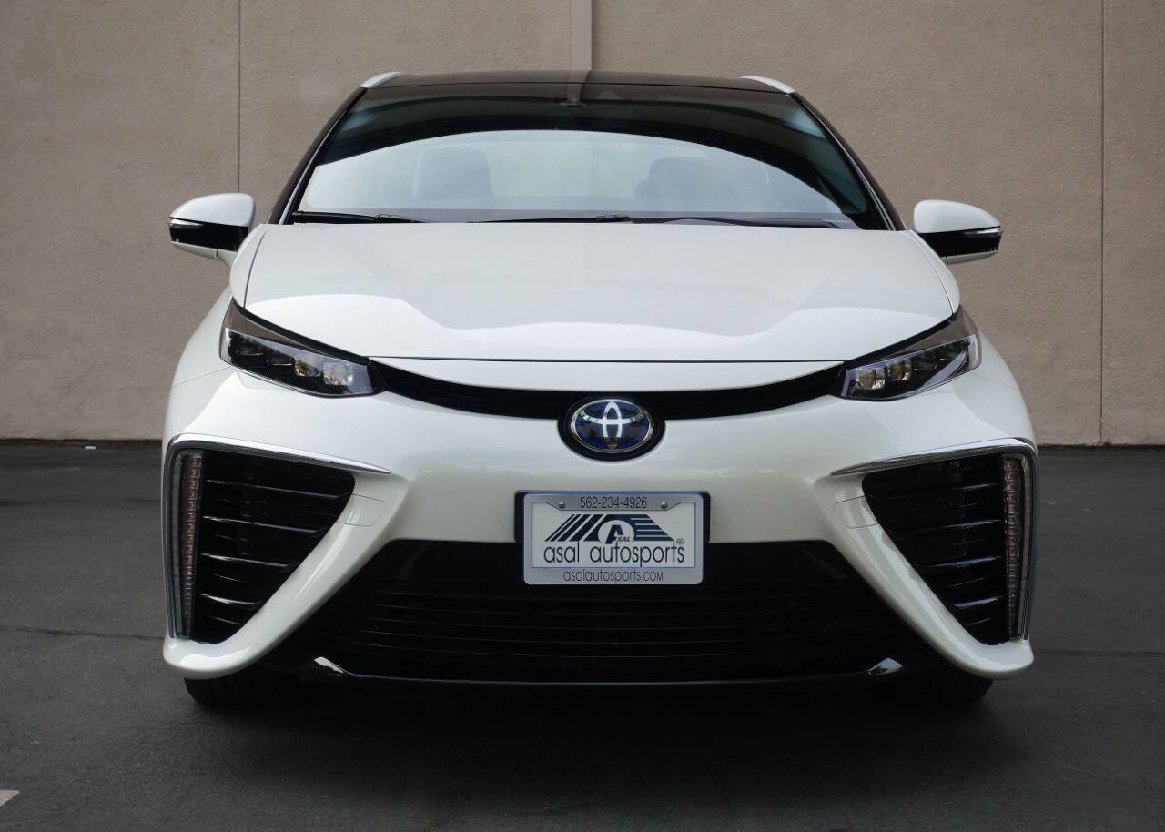 Used 2017 Toyota Mirai FWD image 2
