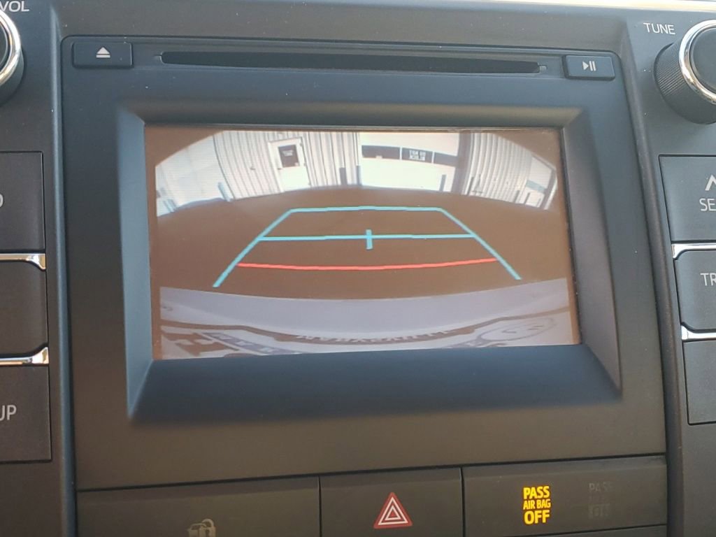 Used 2015 Toyota Camry LE image 15