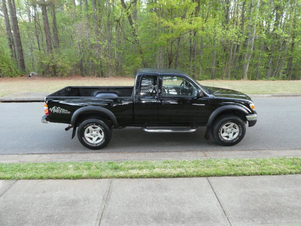 Used 2002 Toyota Tacoma PreRunner RWD image 2