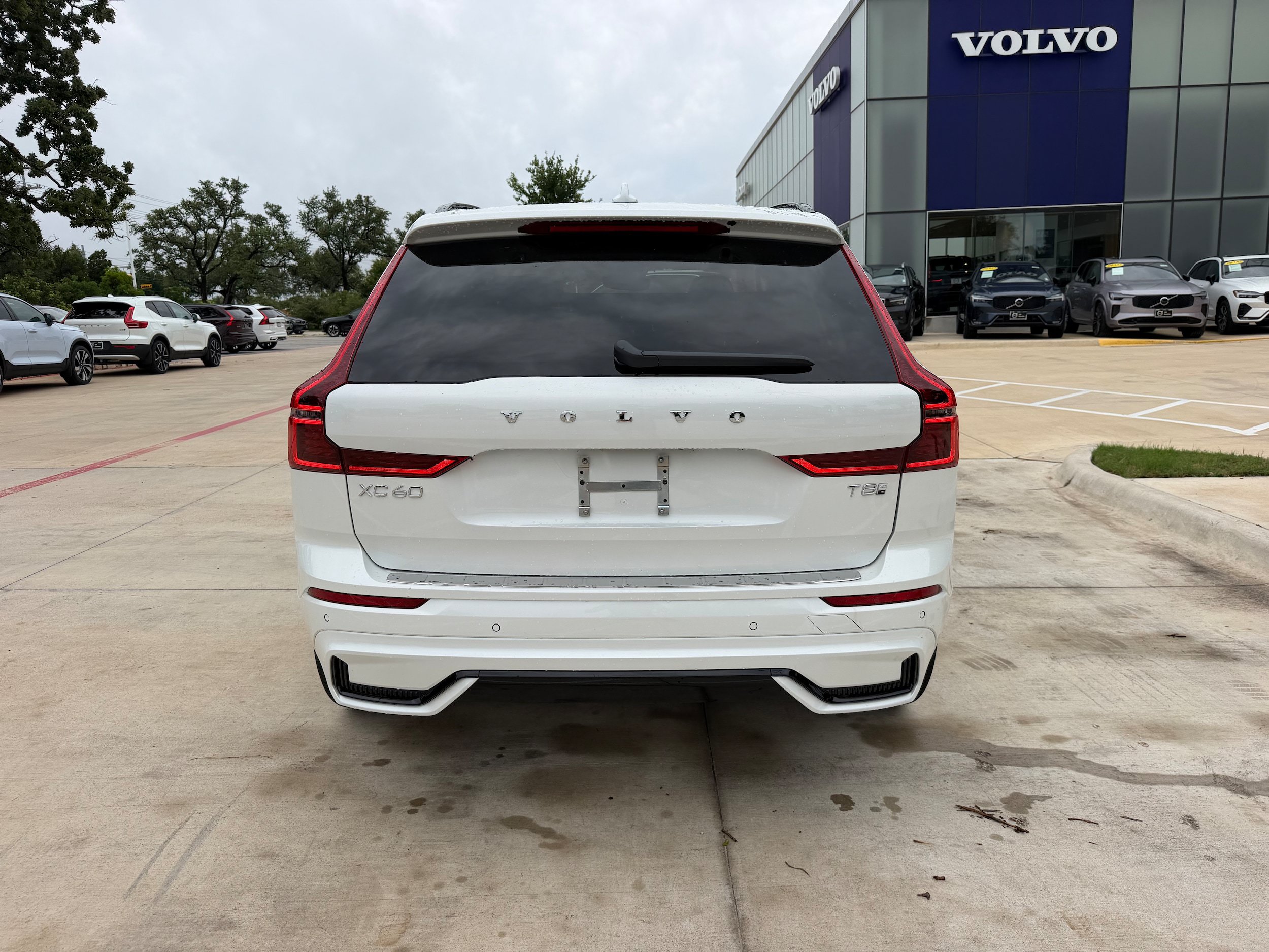 New 2026 Volvo XC60 T8 Ultra w/ Protection Package Premier AWD/4WD image 5