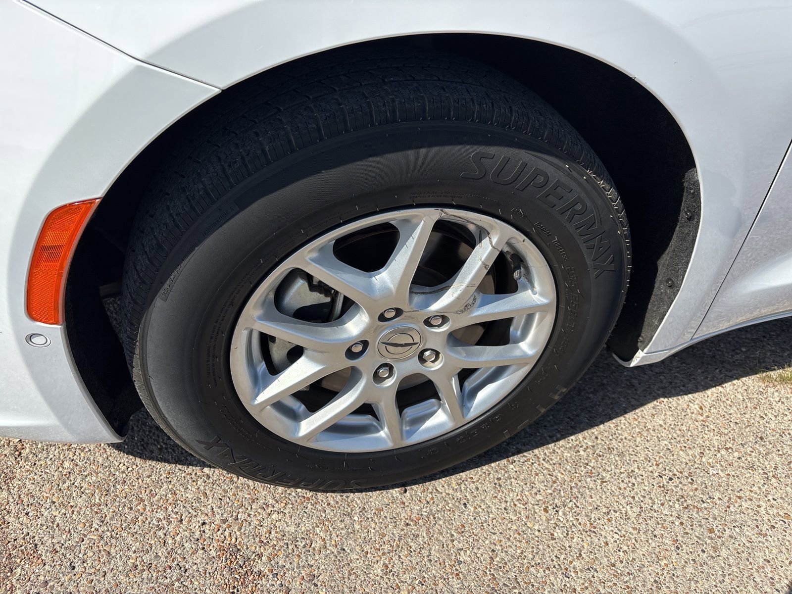 Used 2022 Chrysler Pacifica Touring-L w/ Uconnect Theater Family Group image 33