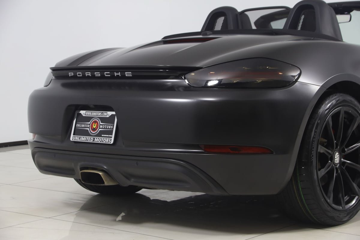 Used 2017 Porsche 718 Boxster RWD image 42