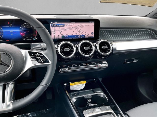 New 2026 Mercedes-Benz GLB 250 image 9