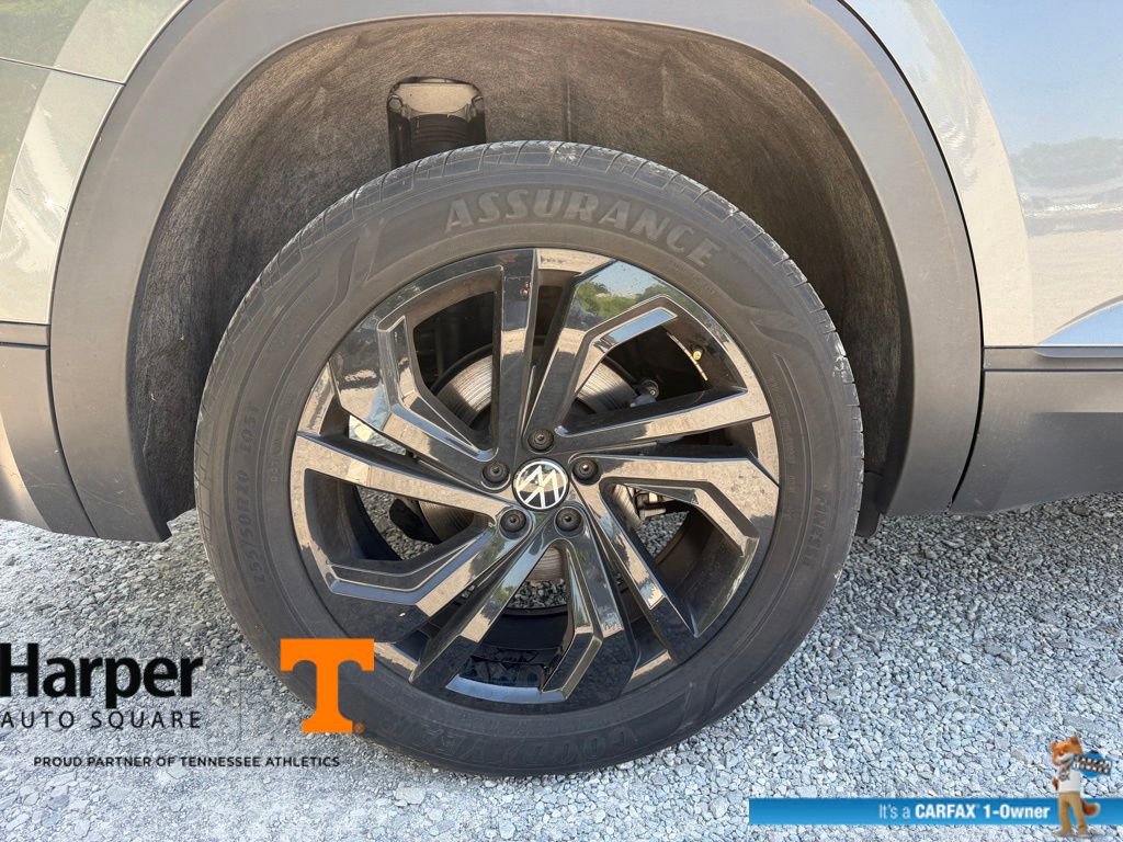 Used 2023 Volkswagen Atlas SE w/ Black Wheel Package FWD image 21