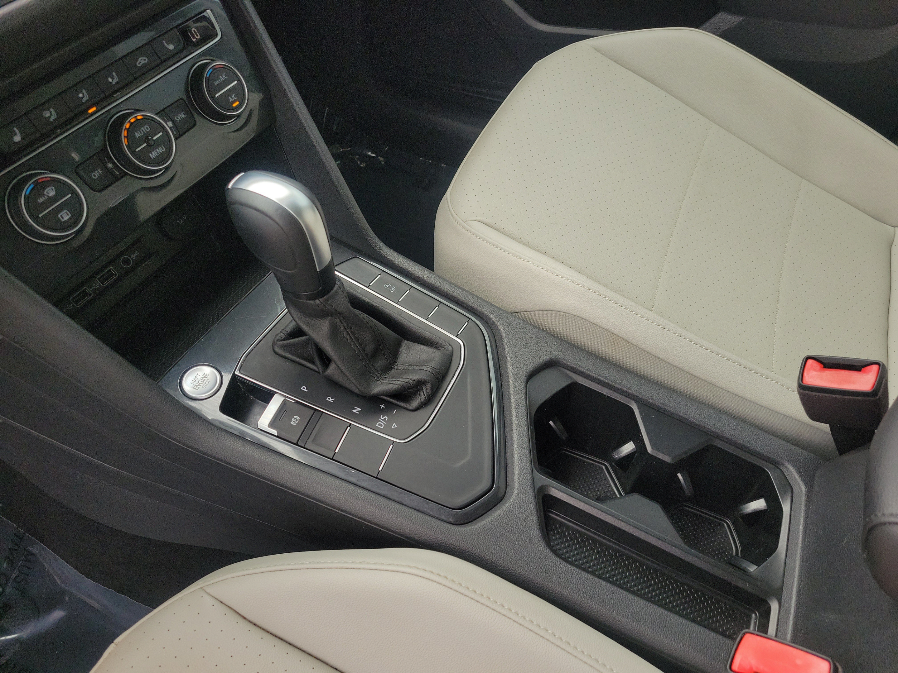 Used 2020 Volkswagen Tiguan SE w/ Panoramic Sunroof Package FWD image 20