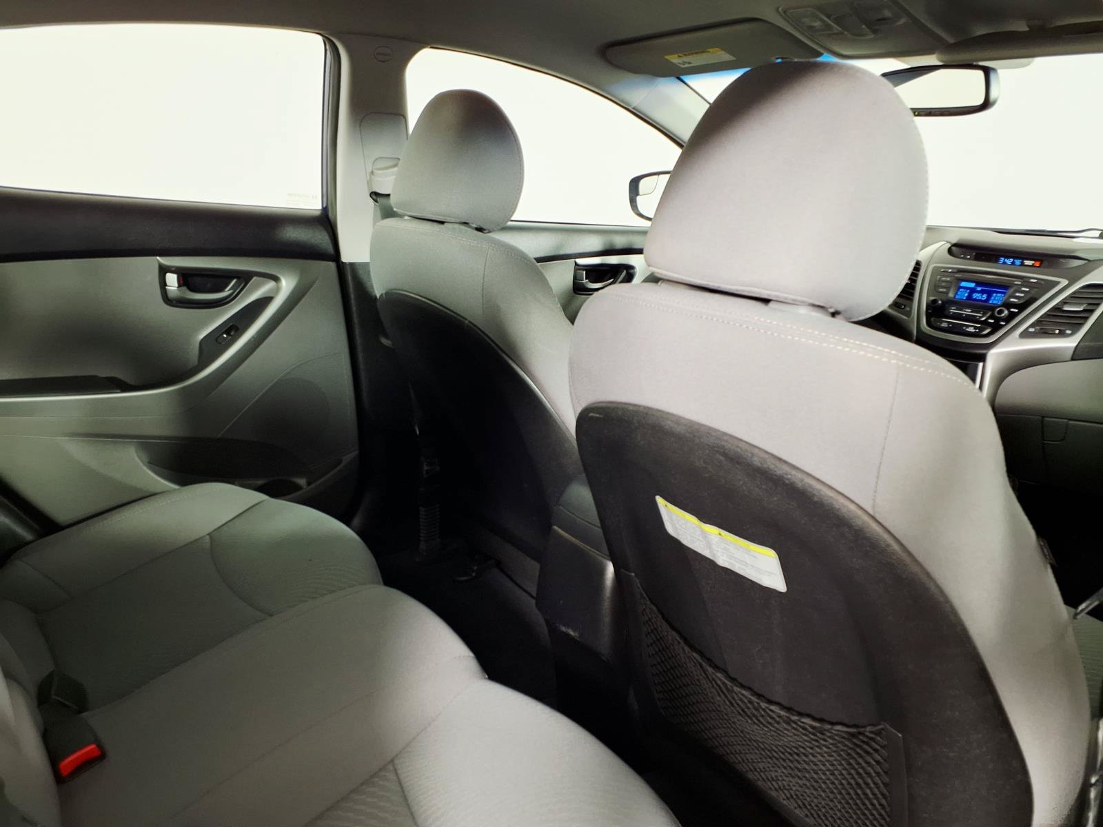 Used 2015 Hyundai Elantra SE FWD image 11