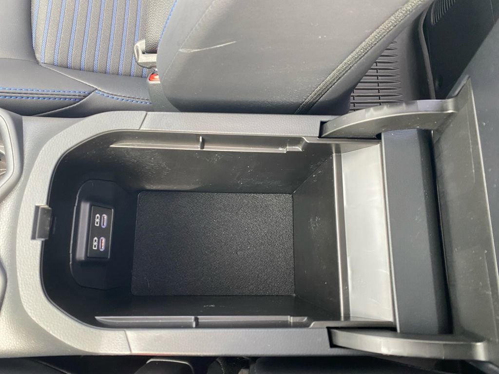 Used 2025 Toyota RAV4 XSE w/ Advanced Technology Package image 27