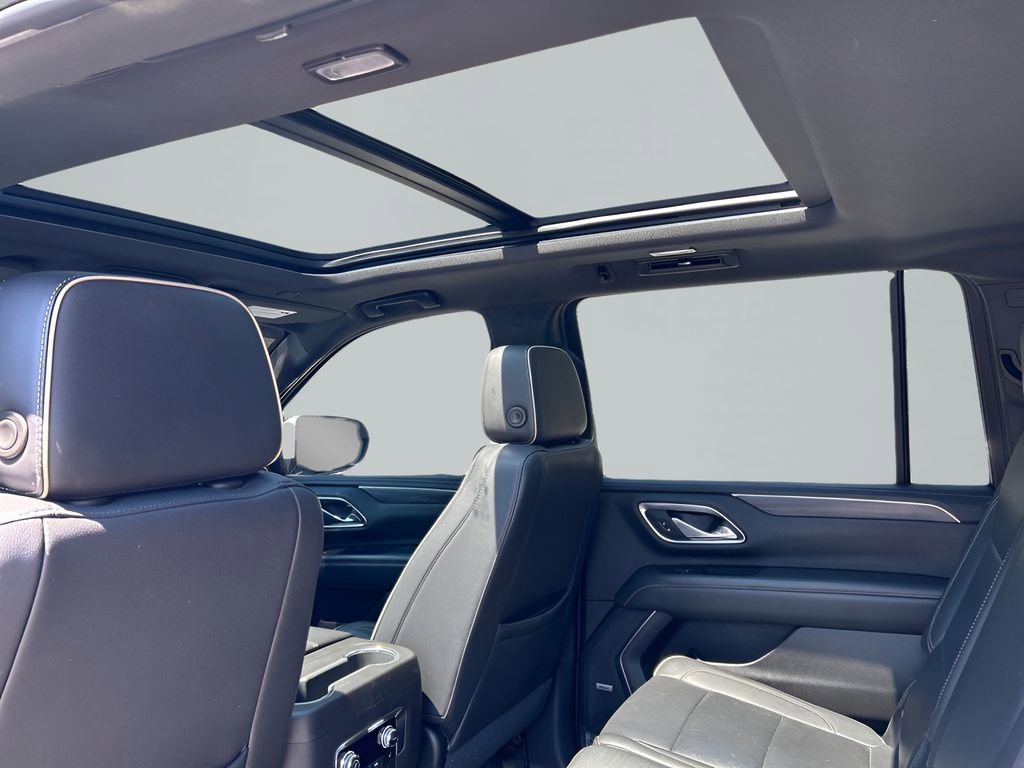 Used 2021 GMC Yukon XL SLT w/ SLT Luxury Package image 14