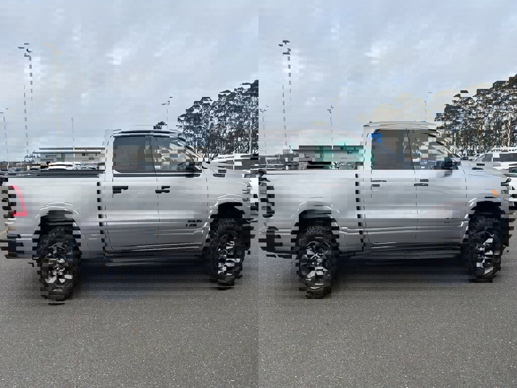 Used 2021 RAM 1500 Big Horn w/ Built-to-serve Edition image 4