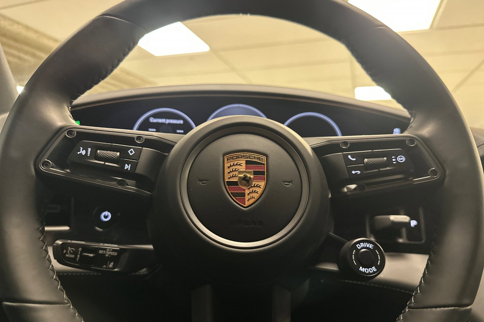 New 2025 Porsche Taycan 4S image 25