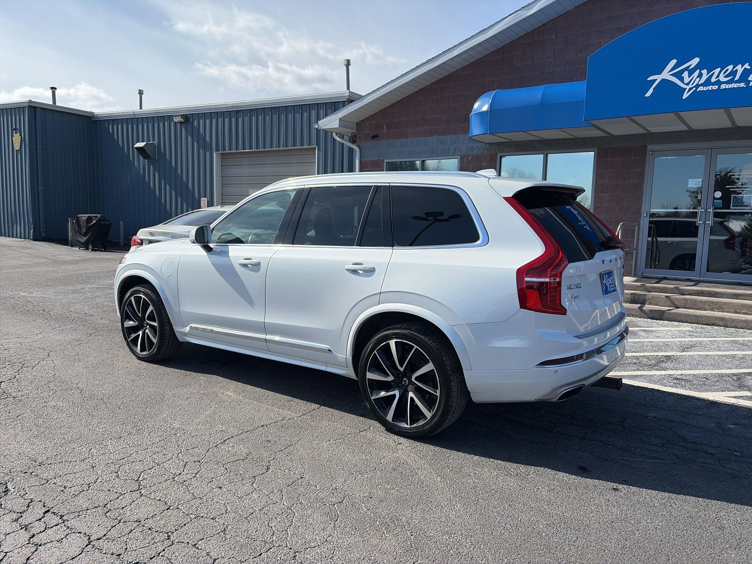Used 2021 Volvo XC90 T8 Inscription Expression AWD/4WD image 3