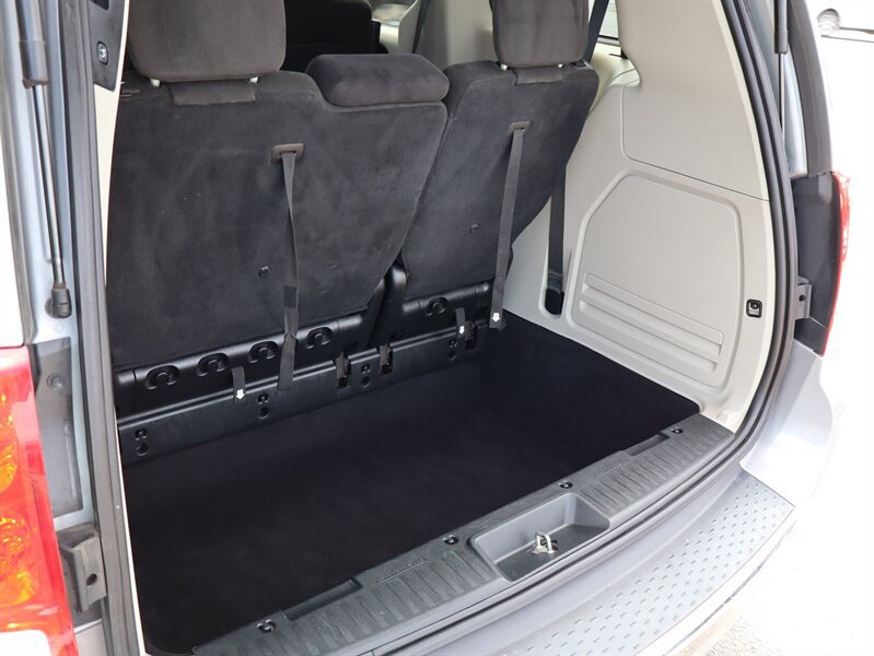 Used 2015 Dodge Grand Caravan SXT FWD image 8