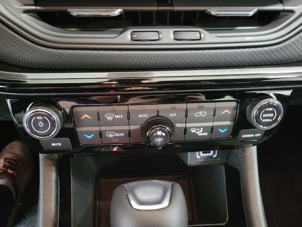 New 2026 Jeep Compass Limited image 19