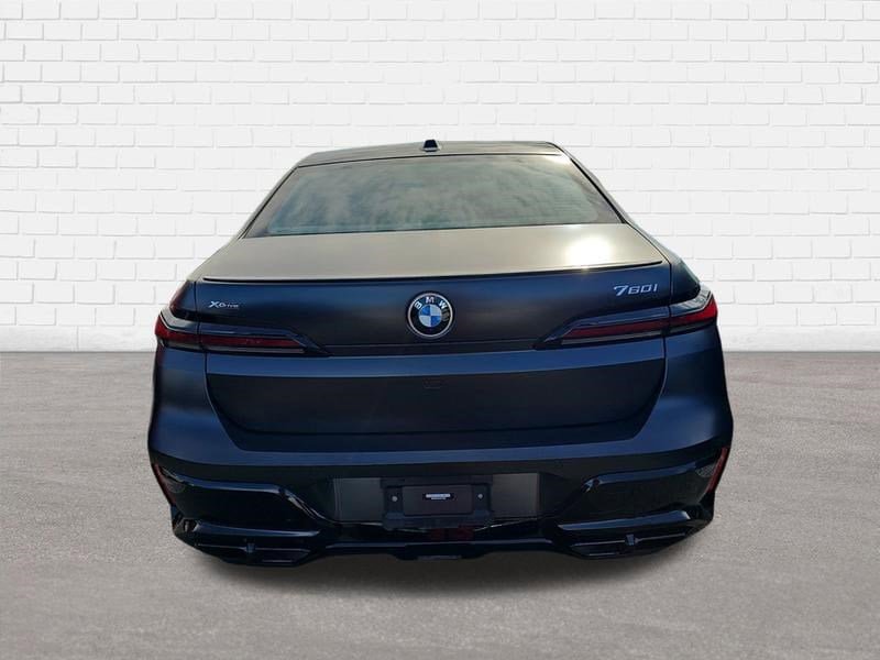 Used 2023 BMW 760i xDrive AWD/4WD image 4