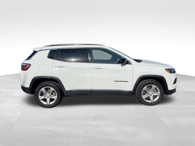 Used 2023 Jeep Compass Latitude image 8
