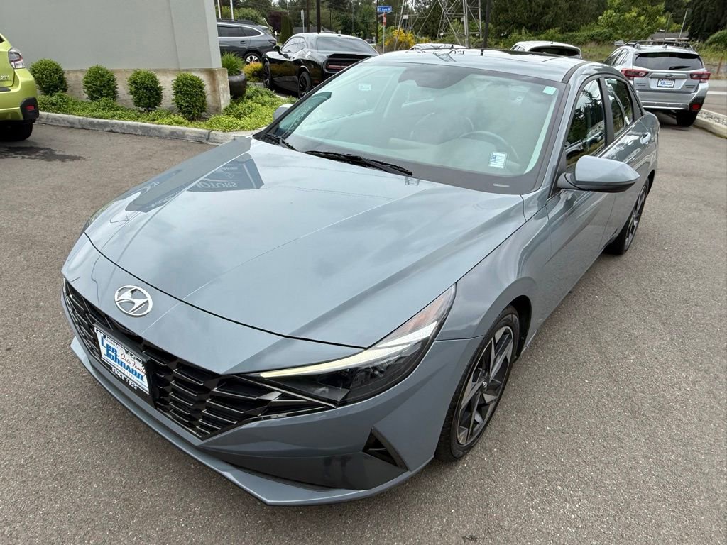 Used 2021 Hyundai Elantra Limited w/ Cargo Package FWD image 9