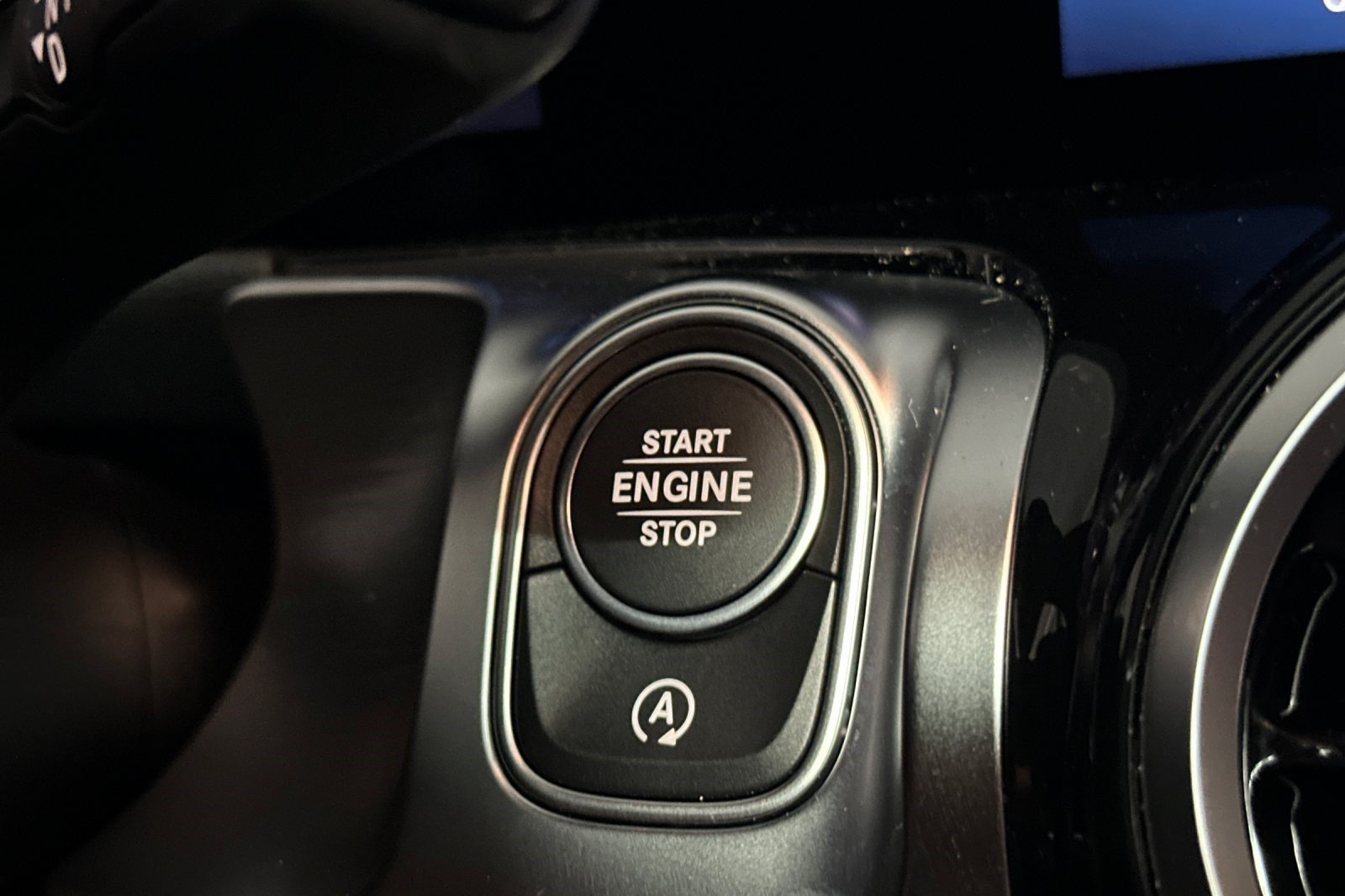 New 2026 Mercedes-Benz GLB 250 image 27