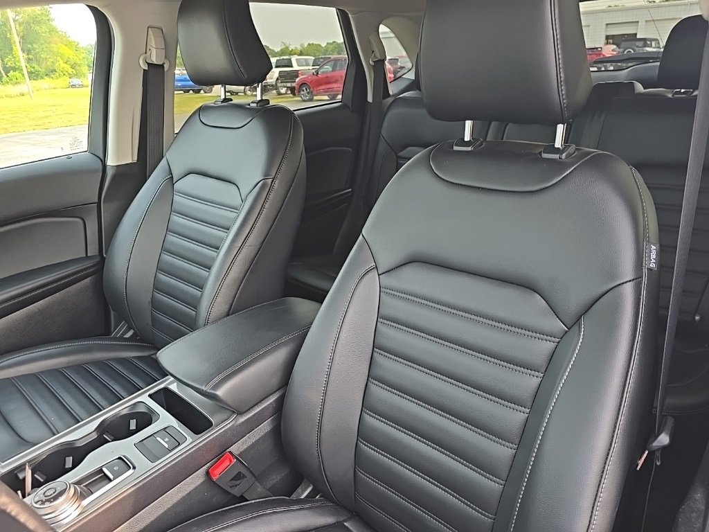 Used 2024 Ford Edge SEL image 17