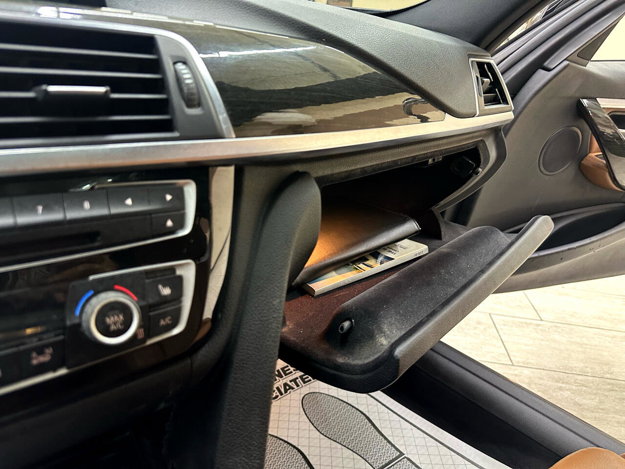 Used 2016 BMW 328i Sedan image 30