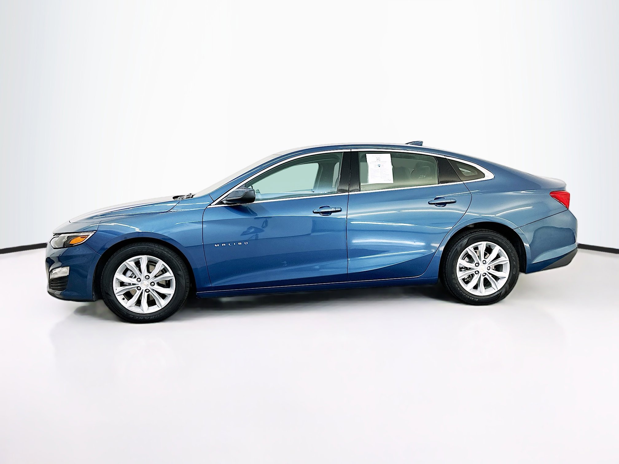 Used 2024 Chevrolet Malibu LT image 4
