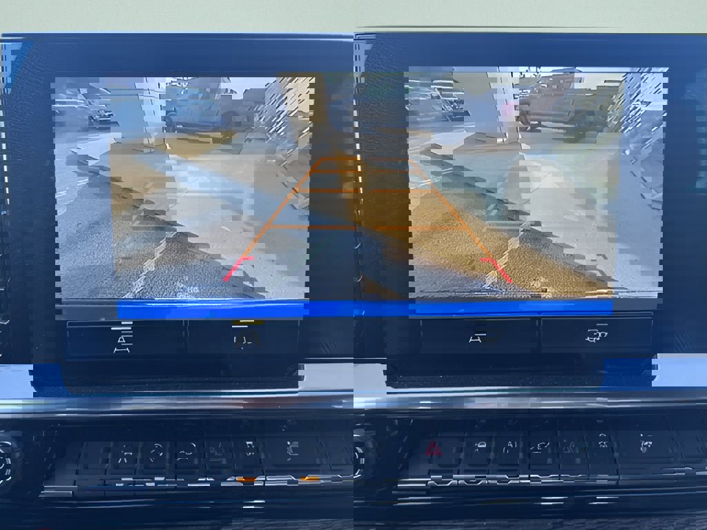 Used 2025 Chevrolet Silverado 1500 LT image 12