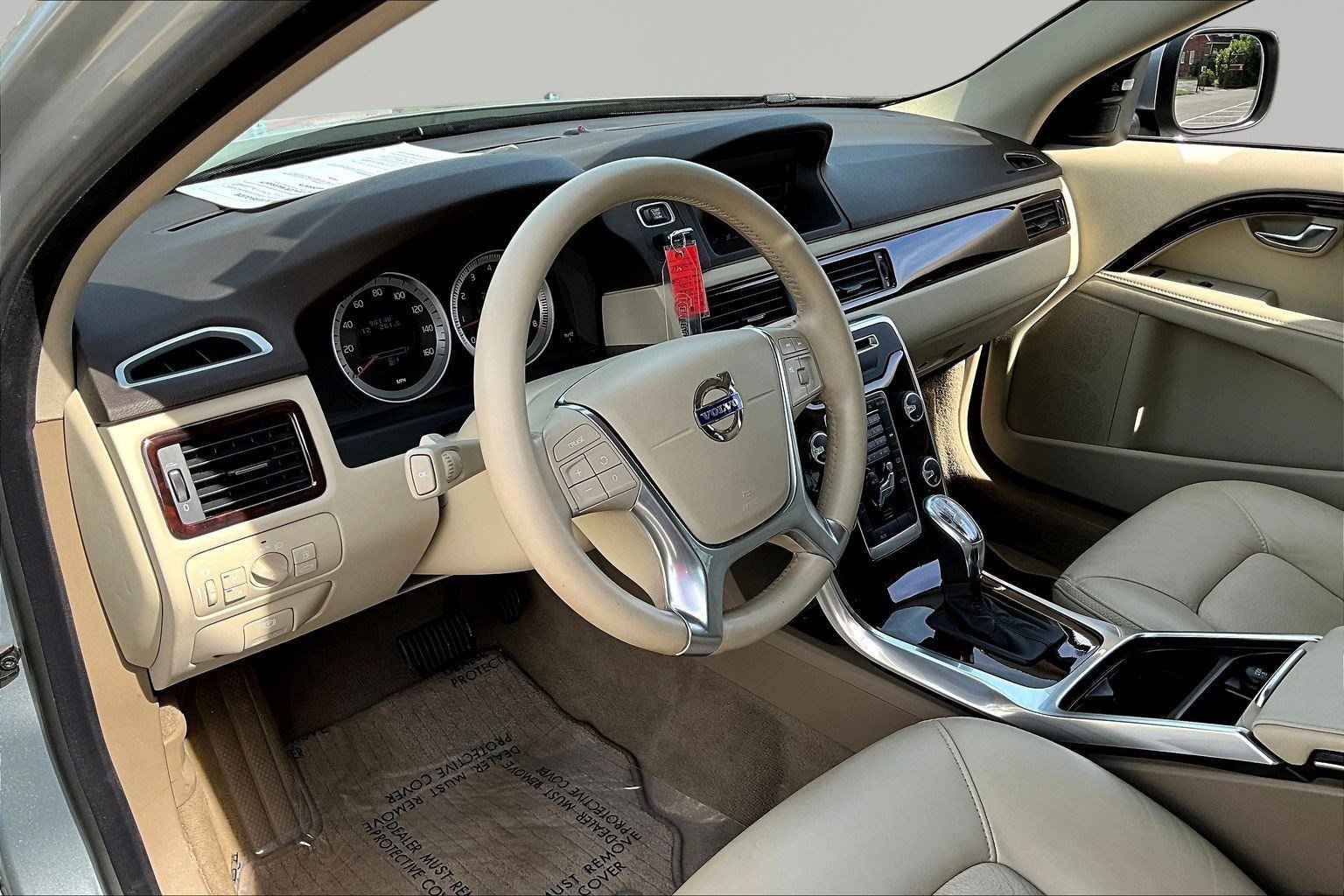 Used 2013 Volvo XC70 3.2 image 16