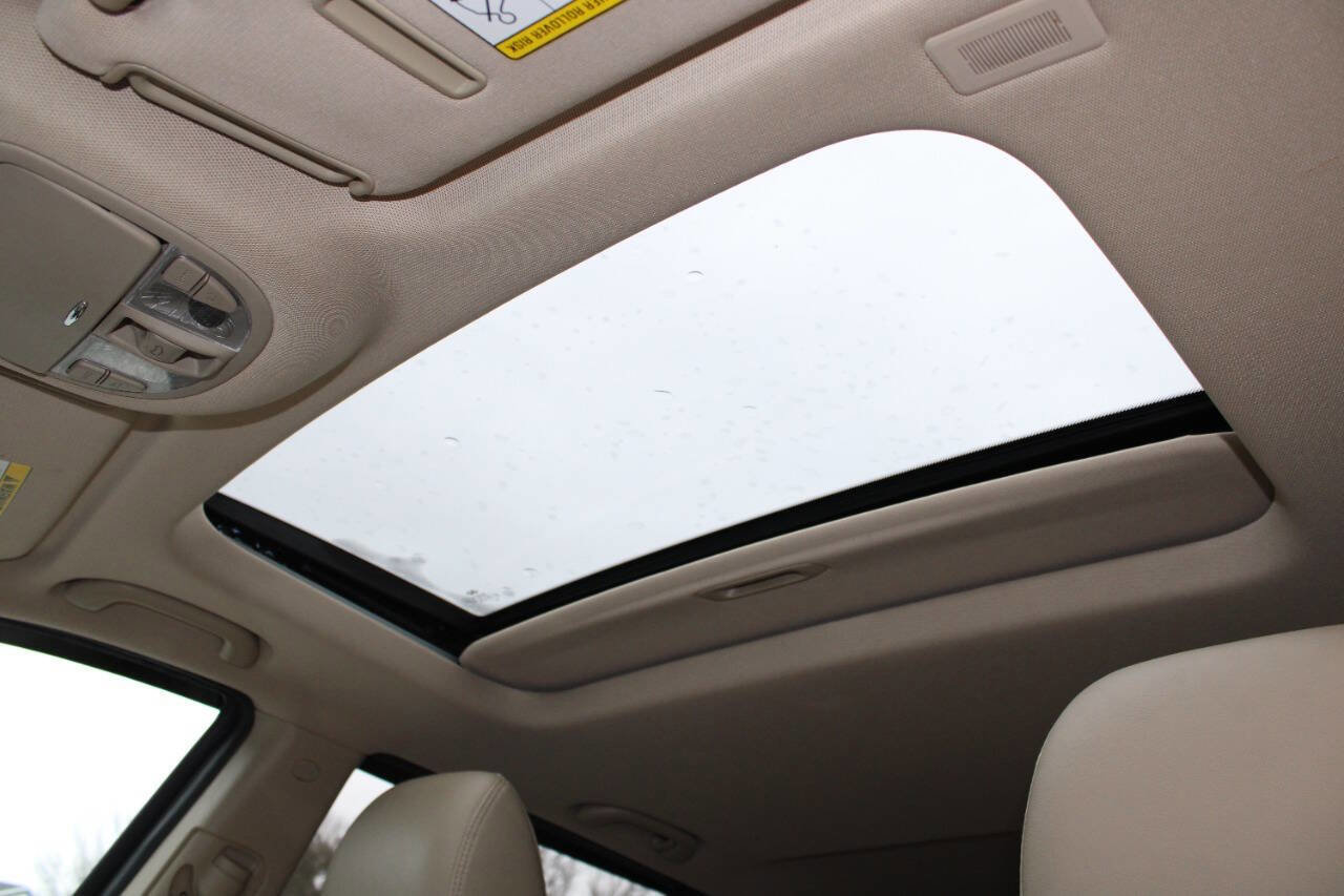 Used 2011 Hyundai Santa Fe Limited image 17