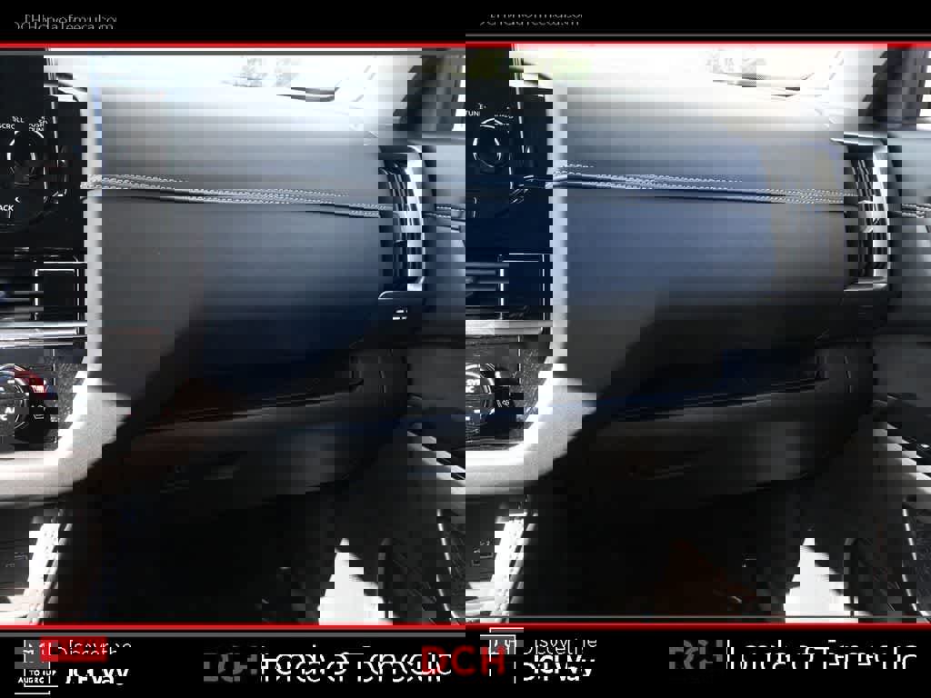 Used 2022 Nissan Pathfinder Platinum w/ Cargo Package image 14