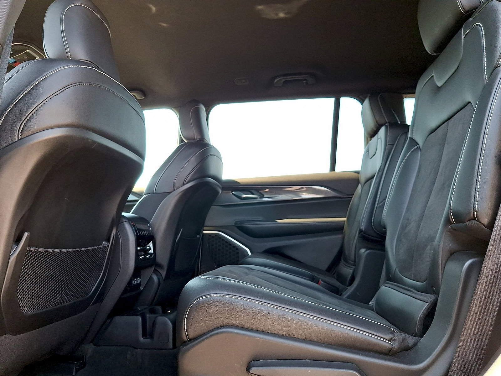 Used 2022 Jeep Grand Cherokee L Laredo AWD/4WD image 20
