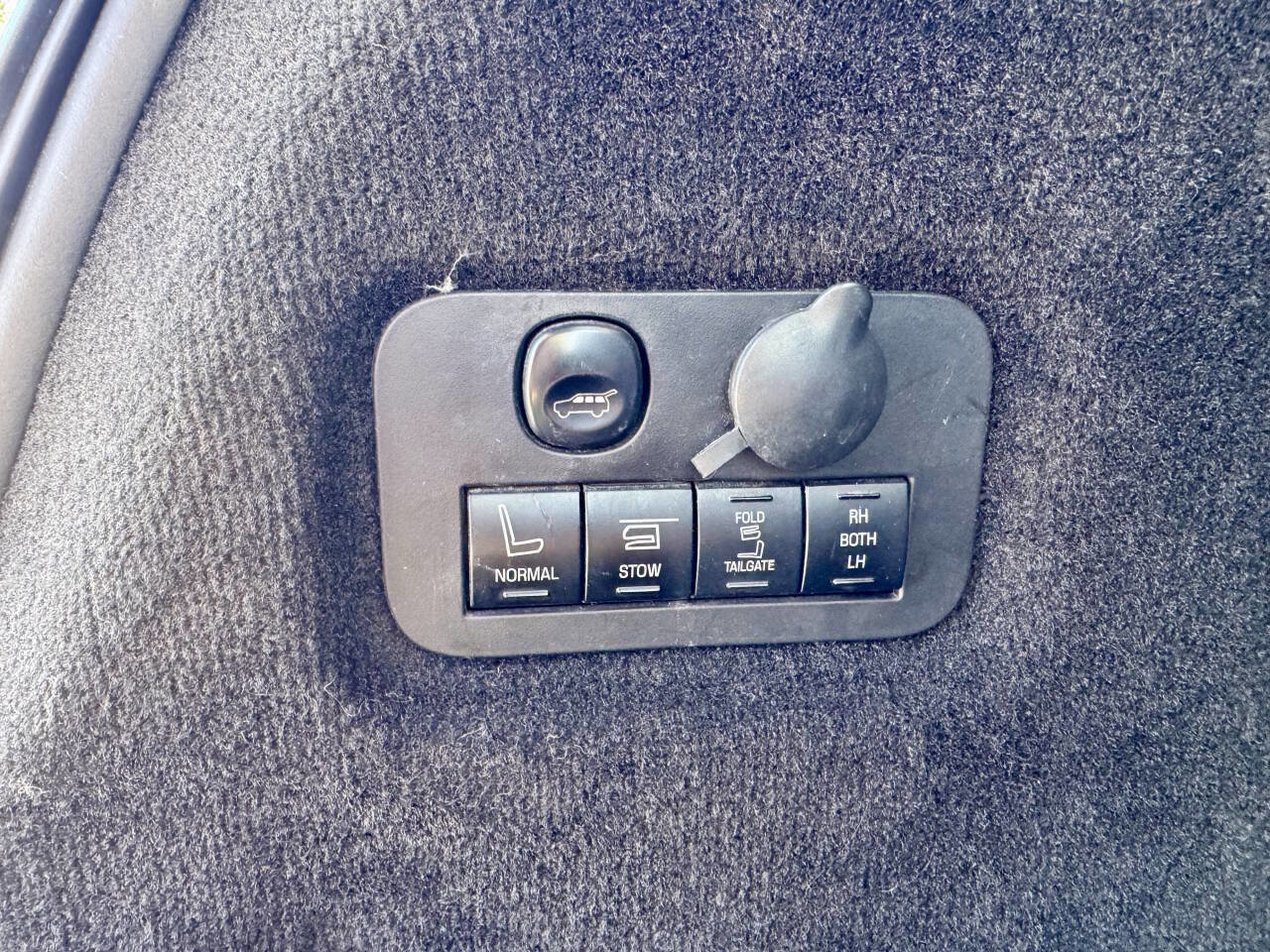 Used 2013 Lincoln MKT AWD image 24