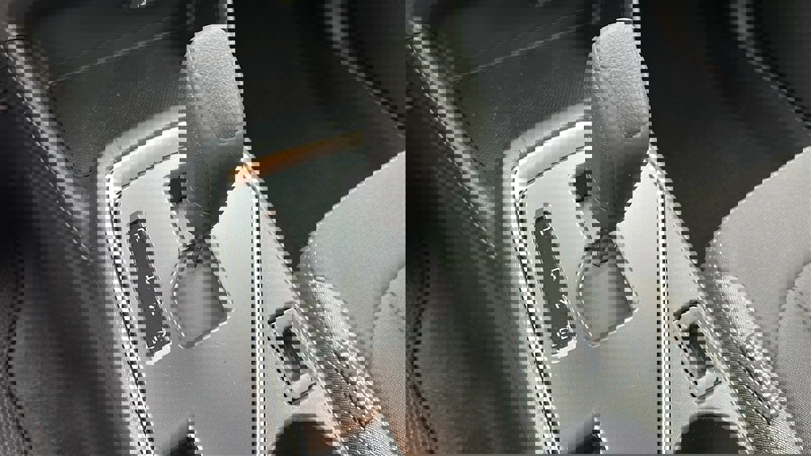 Certified 2025 Subaru Impreza 2.0i image 16