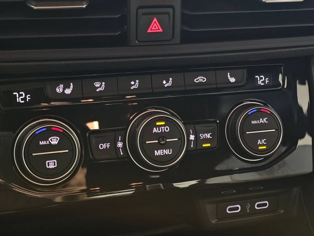 Used 2021 Volkswagen Jetta R-Line FWD image 33