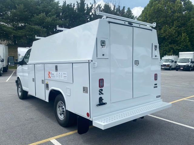 New 2025 Chevrolet Express 3500 w/ Power Convenience Package image 5