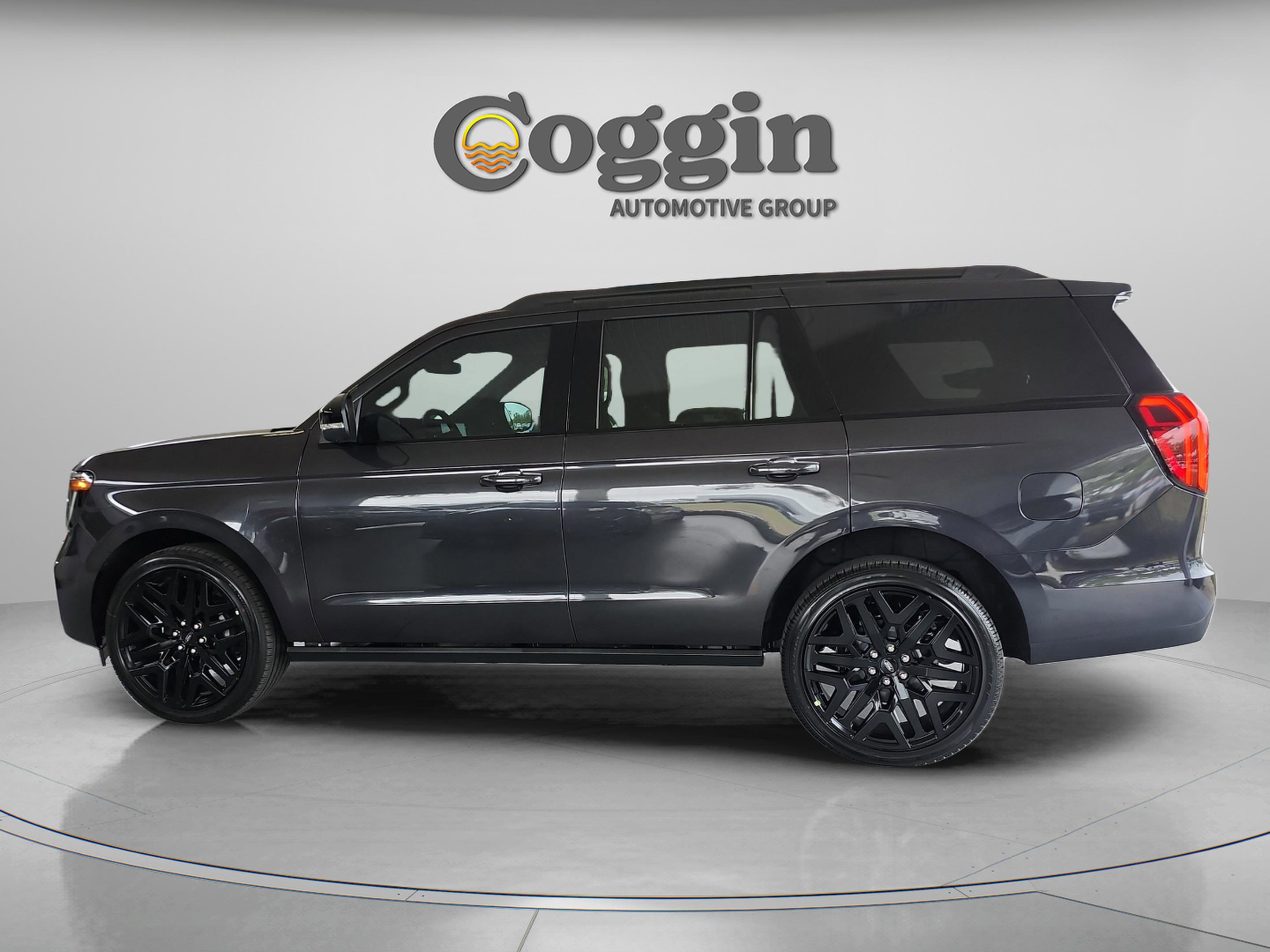 New 2026 Ford Expedition Platinum w/ Stealth Performance Package AWD/4WD image 2