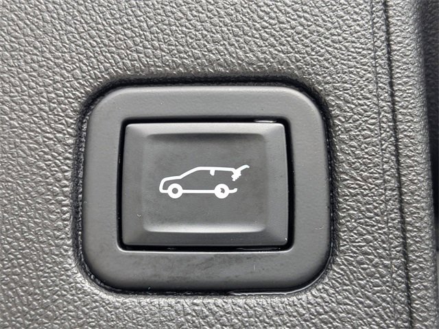 Used 2021 GMC Terrain SLT w/ Infotainment Package II image 14