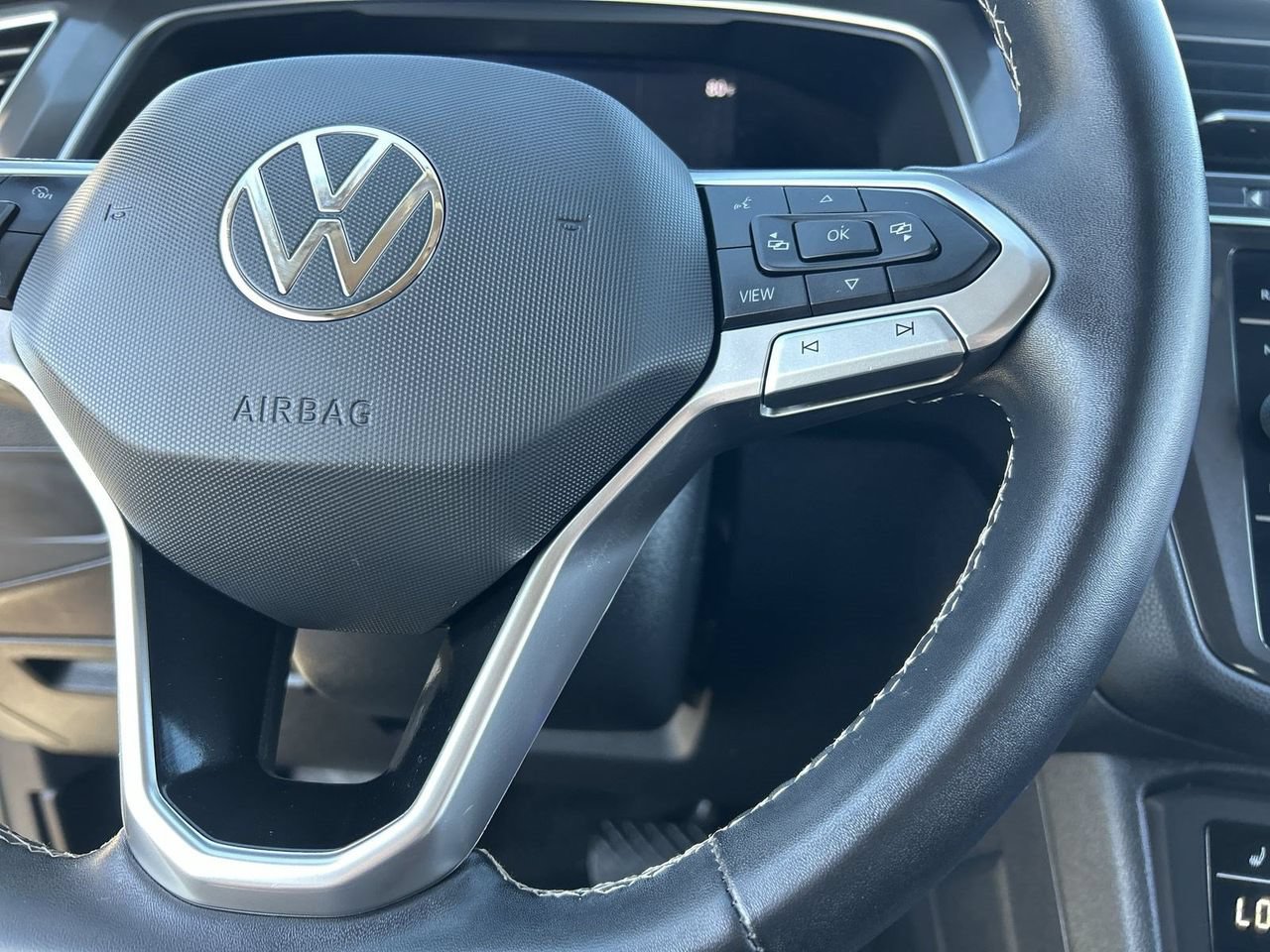 Used 2022 Volkswagen Tiguan SE FWD image 21