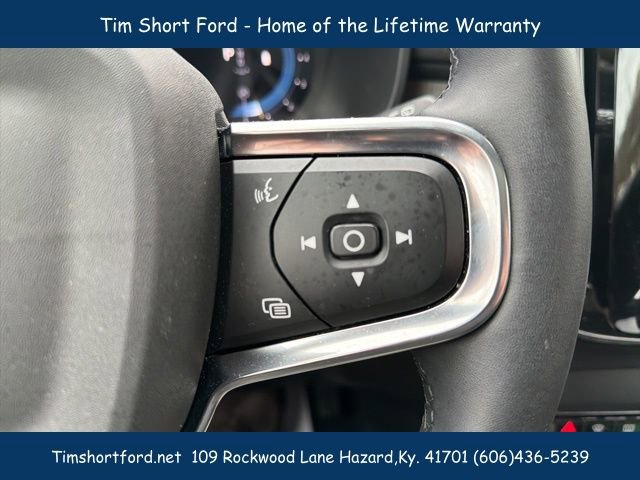 Used 2023 Volvo XC40 B5 Plus w/ Protection Package Premier image 16