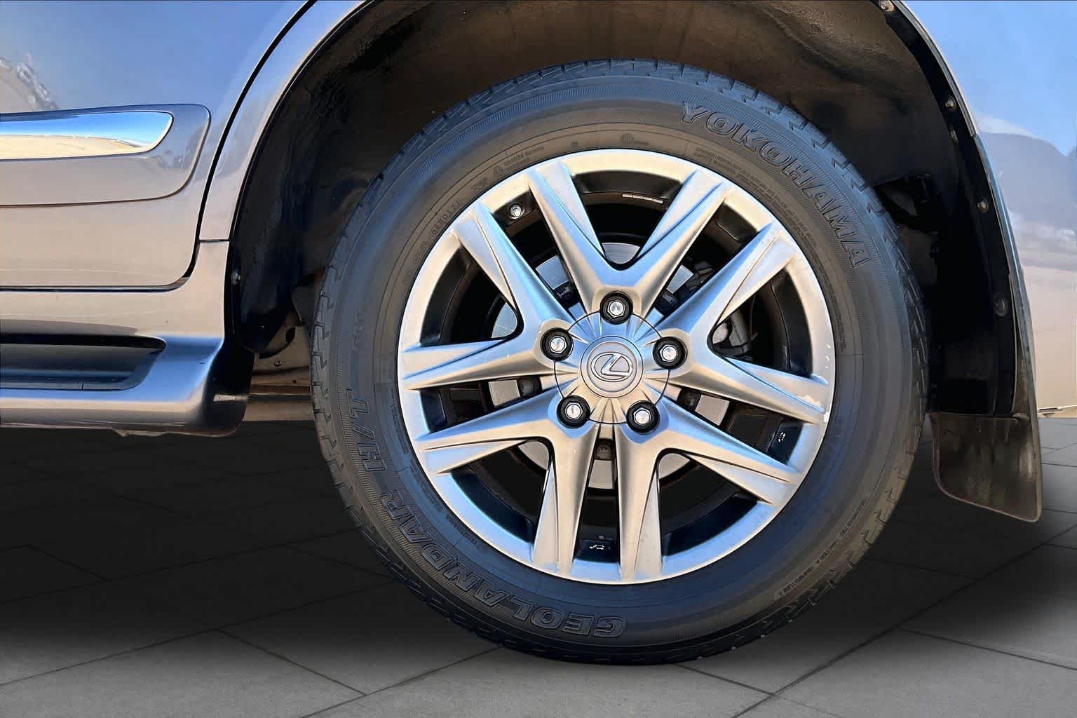 Used 2014 Lexus LX 570 4WD image 11