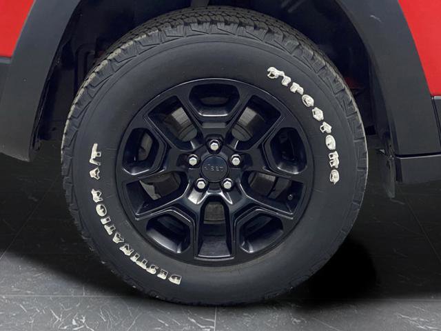 Used 2019 Jeep Cherokee Trailhawk image 41