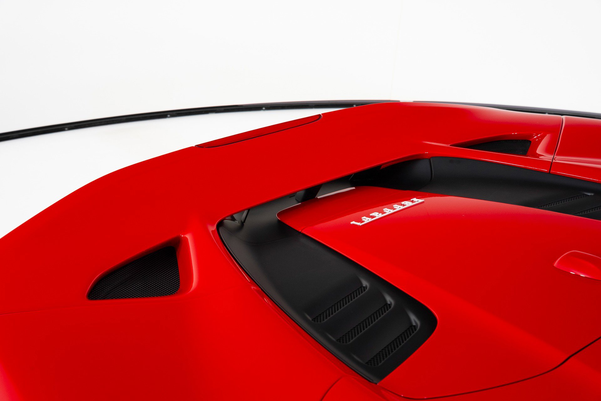 Used 2021 Ferrari F8 Tributo image 46